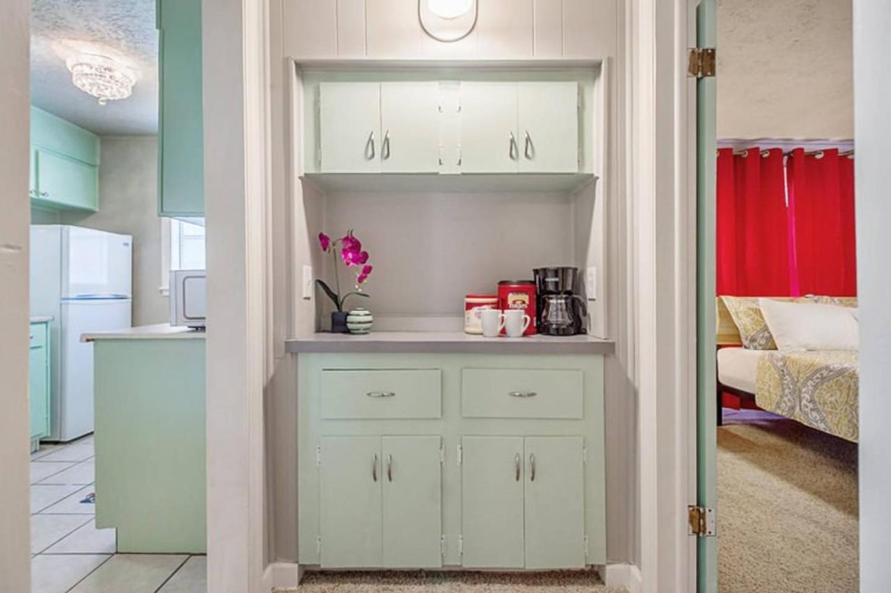 Apartment Cozy & Comfy - Few Blocks Away From Plaza District